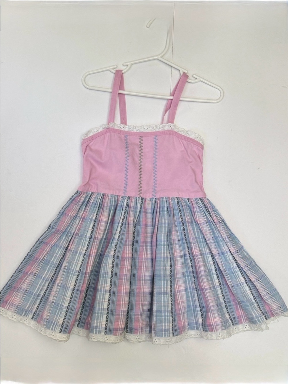Well Dressed Wolf XO Plaid Pink Blue White Dress Eyelet Ruffle & Straps Girls 3